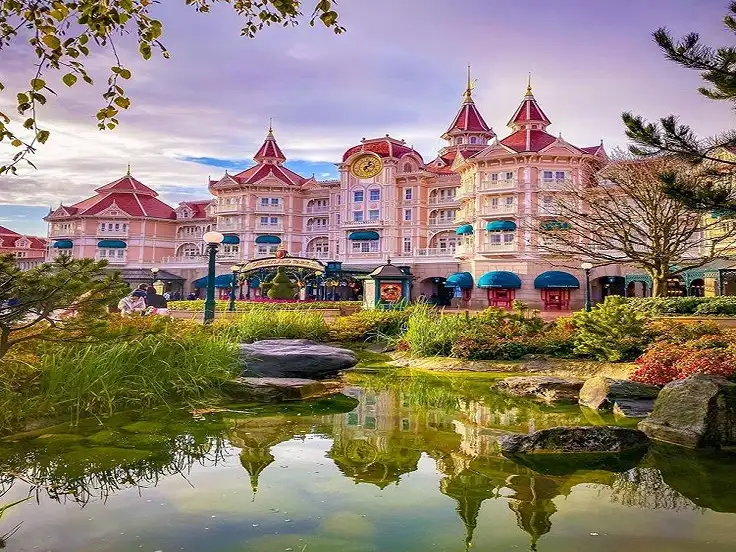 Disneyland Paris – Magical Theme Park Adventure with Disney & Marvel Attractions