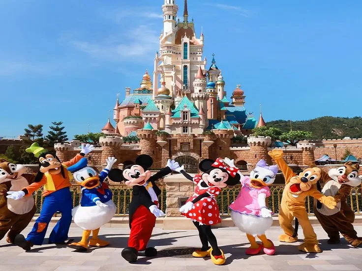 Disneyland Paris – Magical Theme Park Adventure with Disney & Marvel Attractions