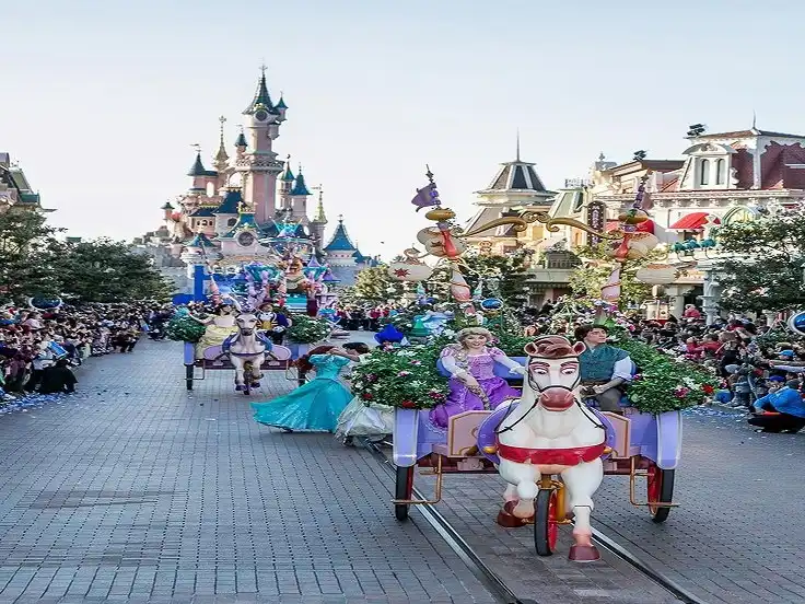 Disneyland Paris – Magical Theme Park Adventure with Disney & Marvel Attractions