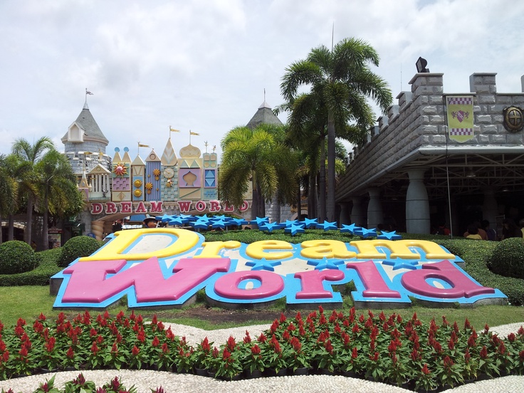 Dream World Bangkok – Family-Friendly Theme Park with Rides, Snow Town & More